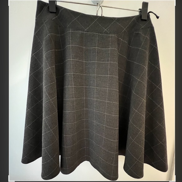 Gray plaid flared skirt - Picture 1 of 4